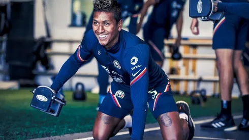 Pedro Aquino regresó con alegría a entrenar.