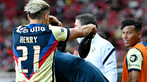 Henry celebró su segundo gol con las banderillas de Cuau.