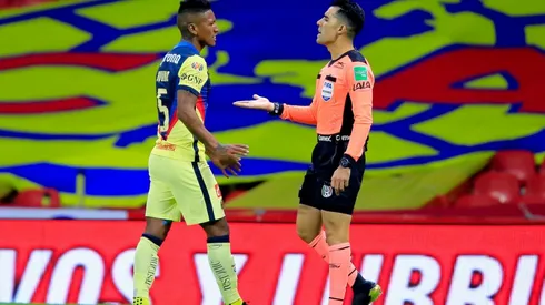 Aquino en contra del racismo en el futbol.