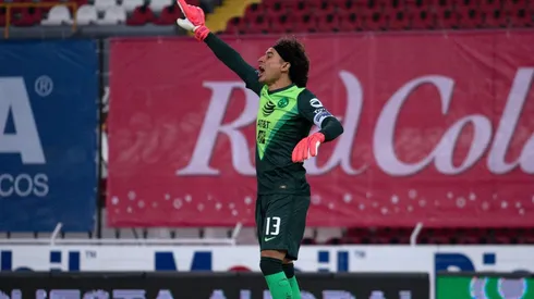 Video: Ochoa salvó al América de un autogolazo.