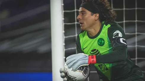 Ochoa salva al América de una caída.