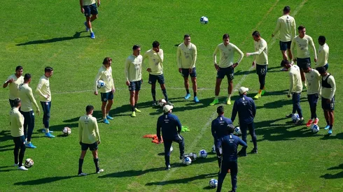 América evalúa los casos de los futbolistas que deben renovar su contrato.