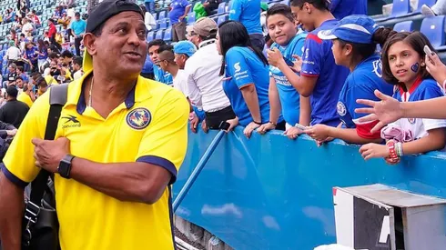 Negro Santos critica duramente a Miguel Herrera.