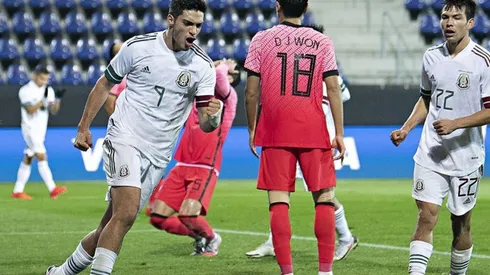 Raúl Jiménez festejando la anotación ante Corea del Sur. (Vía:Imago7)