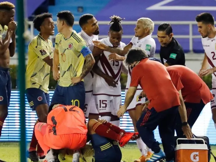 Matheus Uribe envía mensaje de recuperación para Santi Arias