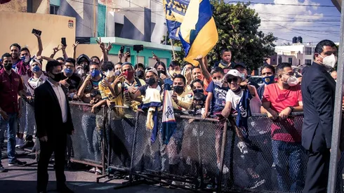 Aficionados apoyaron al América en el hotel de concentración.