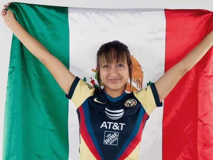 Jen Muñoz felicita a Janae González por su llamado al Tri