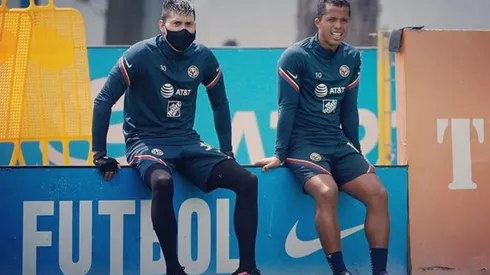 La fotografía que subió Castillo junto a Dos Santos.