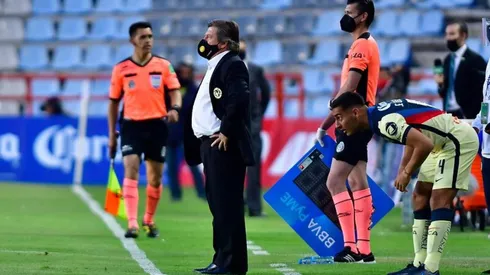 Herrera continúa con los cuidados y sale con cubrebocas.