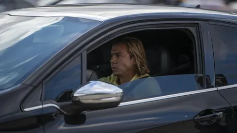 Jugadores de América llegan en sus autos a CU.