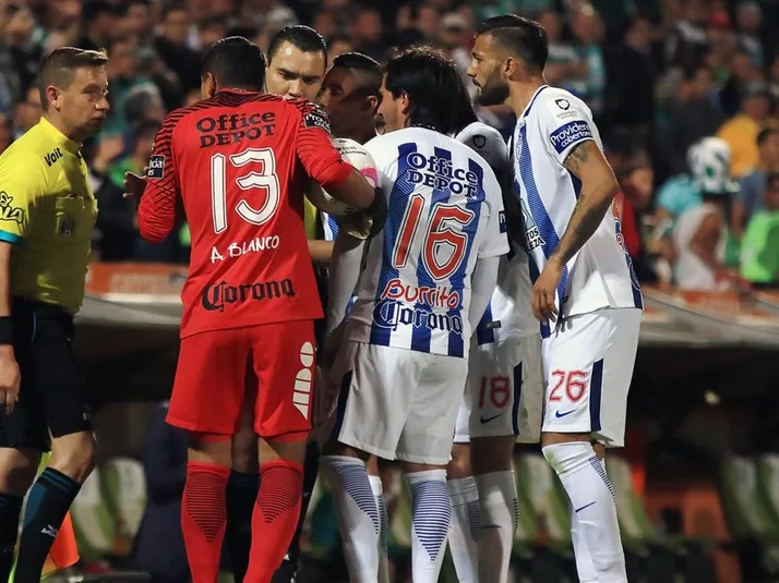 América mira a dos jugadores de Pachuca