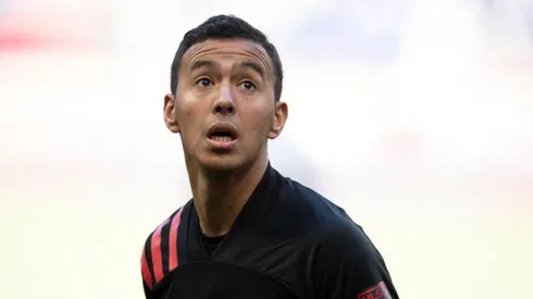 Kaku Romero Gamarra presume playera del América.