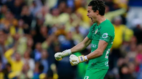 América felicitó a Óscar Jiménez porque será padre