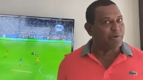 El Negro Santos volvió a destrozar al Piojo