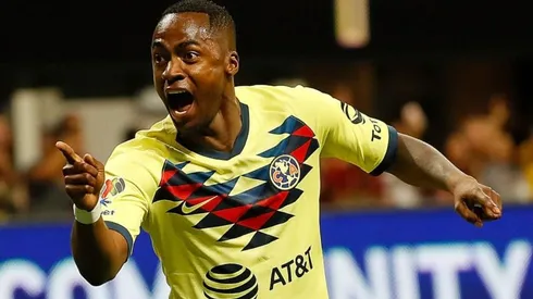 Ibarra apareció en las redes sociales con una nueva playera.