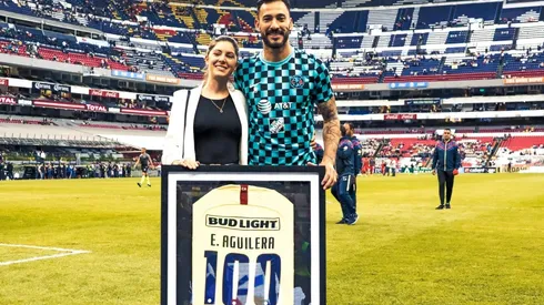 Aguilera fue homenajeado antes del encuentro