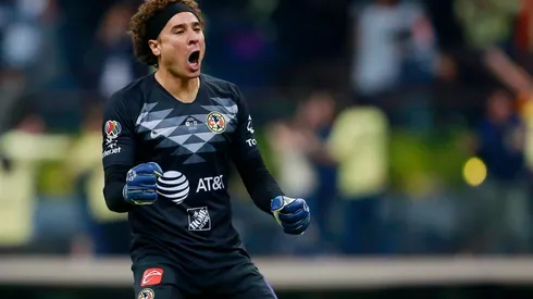 El homenaje de América a Guillermo Ochoa a 16 años del debut oficial