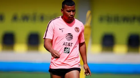 Por ahora, el colombiano seguirá en las Águilas aunque sin jugar
