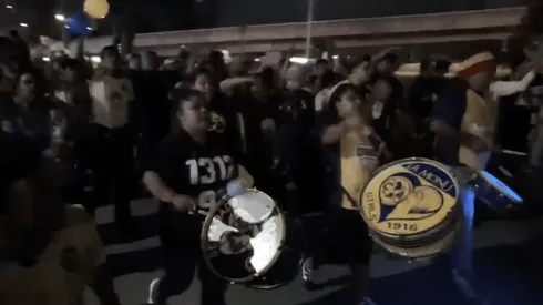 Aficionados americanistas llegan en gran número al Cuauhtémoc.