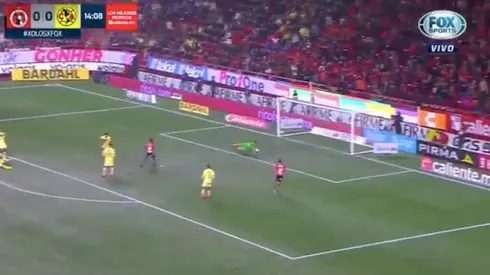 Video: Guillermo Ochoa evitó el primero del Tijuana.