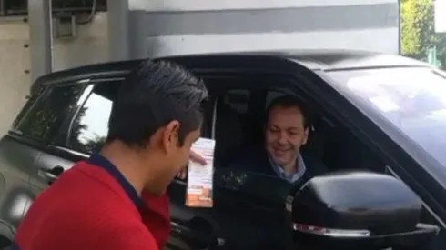 Maravilloso gesto directivo con este aficionado