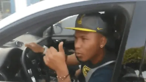 Niño de América le pide la remontada a Martínez.