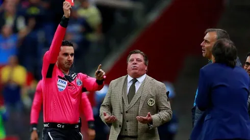 El juez internacional dirigió por última vez a las Águilas en la caída ante Santos Laguna