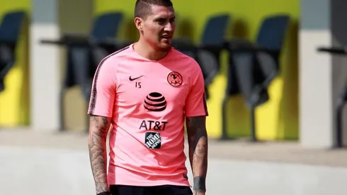 Le siguen lloviendo las críticas al delantero chileno