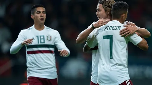Golazo de Sebastián Córdova con la Selección Mexicana.