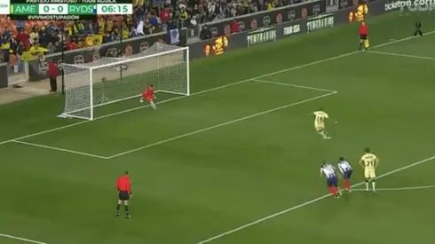 Video: Emanuel Aguilera adelanta al América en el marcador.