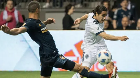 Efraín Juárez aconseja a Diego Lainez de seguir en Europa.