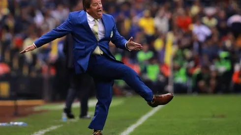 Miguel Herrera fue expulsado y suspendido 3 partidos en el Clásico Joven