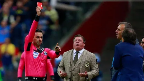 Miguel Herrera nuevamente es expulsado en el América.