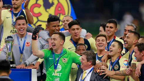 América presumió sus trofeos como ofrenda de Día de Muertos