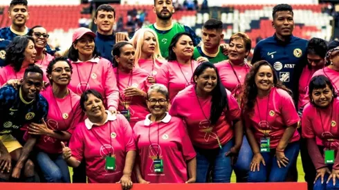 Los jugadores compartieron con estas aficionadas en el Coloso de Santa Úrsula
