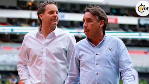 Emilio Azcárraga recibe regalo de Pablo Aguilar en la previa del Clásico Joven.