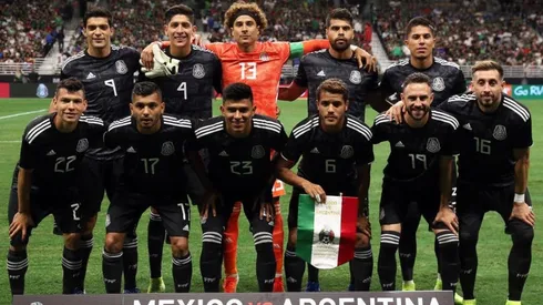 Guillermo Ochoa en la formación titular.