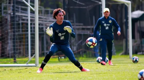 Guillermo Ochoa en el entrenamiento de este jueves.