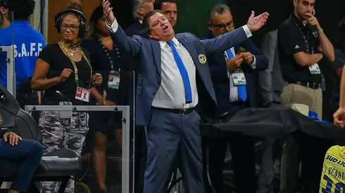 Miguel Herrera en el partido del América.