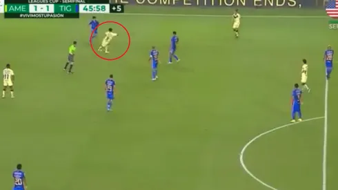 La rabona de Roger Martínez contra Tigres