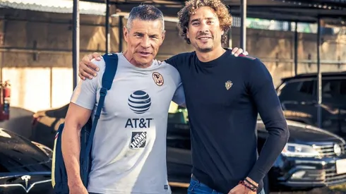 Memo Ochoa se encontró con Alfredo Tena en Coapa.