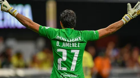 Óscar Jiménez alza la mano