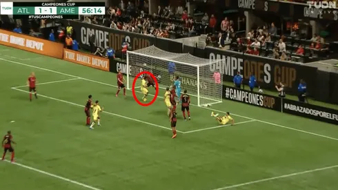 Roger Martínez anotó el 1-2 para América.