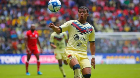 Roger Martínez en el partido ante Toluca.