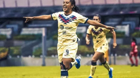 Lucero Cuevas en su paso por América.