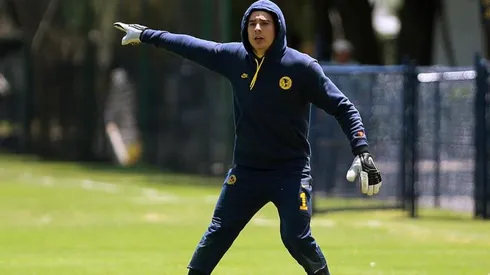 Guillermo Ochoa en los entrenamiento del América.
