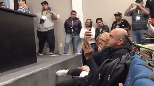 Madre de Marchesín en la conferencia.