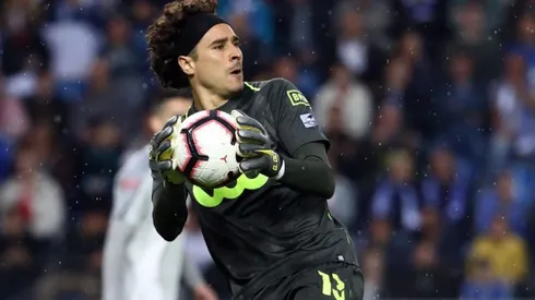 El Piojo no ve lejana la vuelta de Memo Ochoa