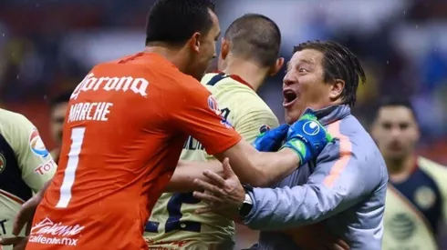 Agustín Marchesín y Miguel Herrera.