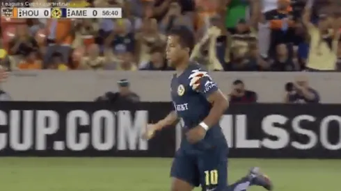 Giovani dos Santos ingresando como modificación.